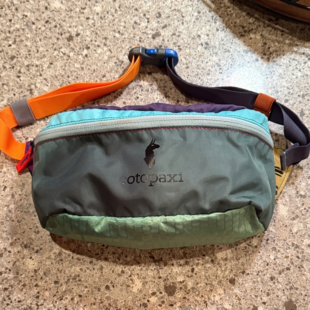 Cotopaxi Colorful Men's Belt Bag with Green and Orange